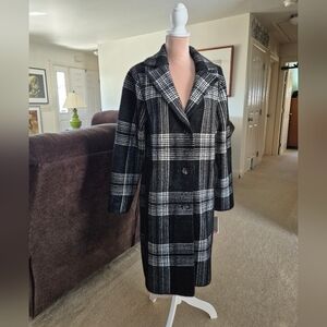 NWT Vince Camuto Black And White Plaid Coat Womens Size Small, Super Soft